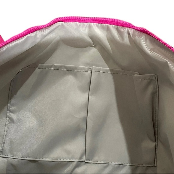 Hello Kitty Pink & White Duffle Bag - Carry On/Overnight Travel Tote NWT - Picture 4 of 16